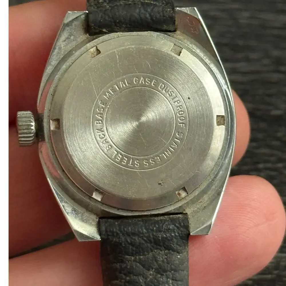 Grand Prix Deluxe‎ 17 Antimagnetic Silver Tone Wristwatch Stainless Steel Back